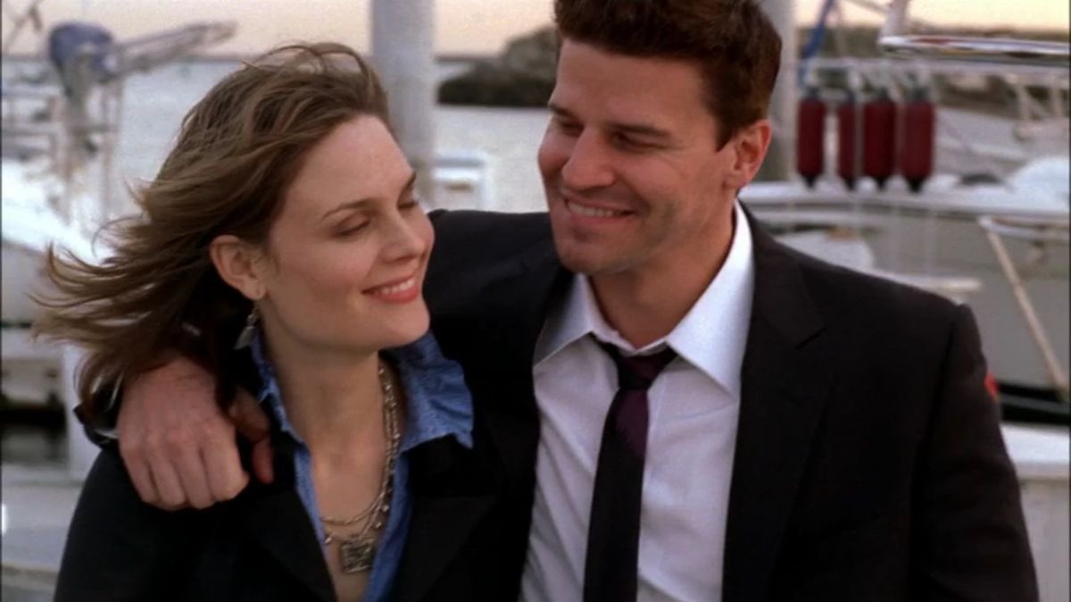 thorshope's tweet photo. there’s absolutely nothing that a good 2000s show with an excellent slowburn can’t fix https://t.co/0DZcTOji9V