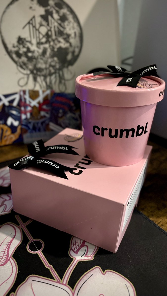 Kitten_Reads's tweet photo. When bestie finds out you’ve never had @crumbl before, she sends it to you for your birthday 🥹 https://t.co/5OQv2DLT5N