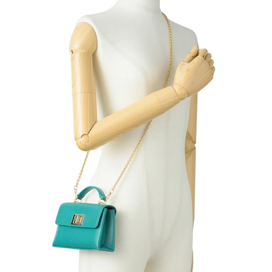 Fashion Express tweet media