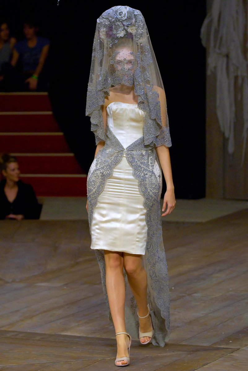 DvilCouture tweet media