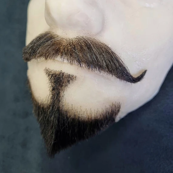BobbensArtDen's tweet photo. surprised no one has attempted "Oliver Queen is clean shaved, Green Arrow has a fake beard" as a secret identity gimmick https://t.co/IWLEK4Joac