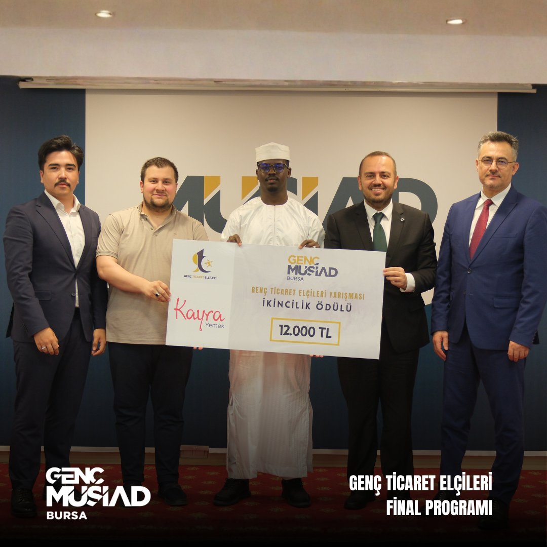 GENCMUSIADBURSA's tweet photo. Gençler final sunumlarıyla uluslararası ticaret vizyonlarını ortaya koydu. Dereceye giren katılımcılarımızı tebrik ediyor, projeye katkı sunan tüm paydaşlarımıza teşekkür ediyoruz.
🏆
🥇 Etiyopya – İbrahim İdris İbrahim
🥈 Çad – Aziz Lamana
🥉 Kazakistan – Amina Zhanyssova https://t.co/pSprArwKZJ