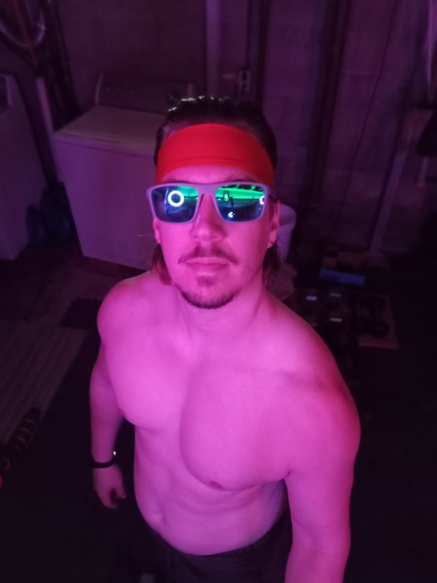 JoeGymbro's tweet photo. 🤖#fitness #selfie https://t.co/SeS9RM5arP