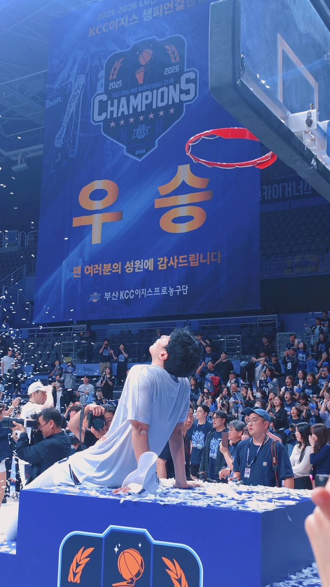 Ma_jjang0_0's tweet photo. 허웅아 우승 축하해🎉🎉🎉 https://t.co/doiNL4BNTs