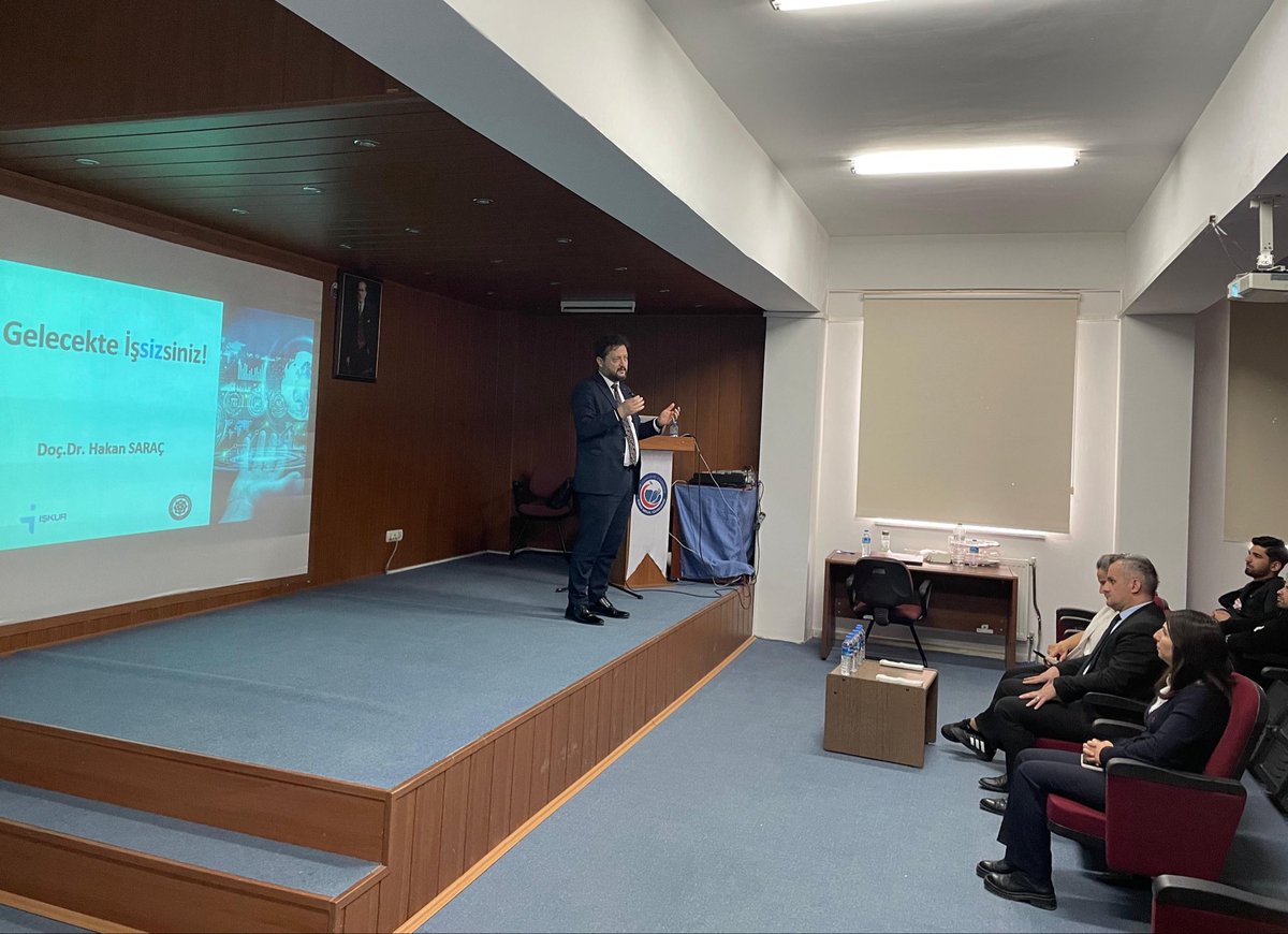 iskursivas's tweet photo. Gürün Meslek Yüksek Okulu öğrencilerine, Meslek Danışmanlığı birimimizce kariyer gelişim süreçleri, etkili özgeçmiş hazırlama ve İŞKUR faaliyetleri konularında danışmanlık hizmeti sunulmuştur. @TurkiyeIsKurumu https://t.co/2ft4phGAeS