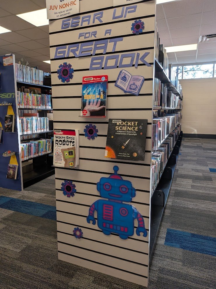 SarahAllenBooks's tweet photo. I just want you all to know that I made a robot display at the library and he is very cute :D https://t.co/DN817Sg2iW