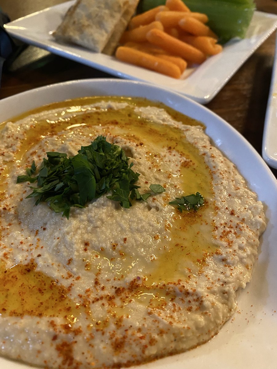 centralfleatz's tweet photo. Happy International Hummus Day! 😍🥕 Where’s your favorite hummus is Orlando? Featuring hummus from The Trap in Winter Park! https://t.co/ZNHkJo79jp