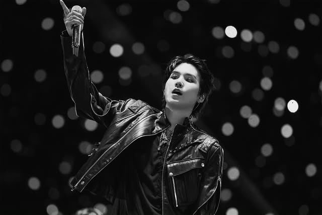 BTS Updates, News & Charts ⁷ tweet media
