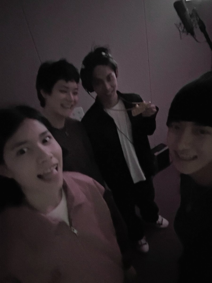 Elzliot's tweet photo. Life’s been moving fast, but these quiet snapshots make it feel a bit more still–more to come. •̀ 𐃷 •́ https://t.co/cBoMW5nuPG