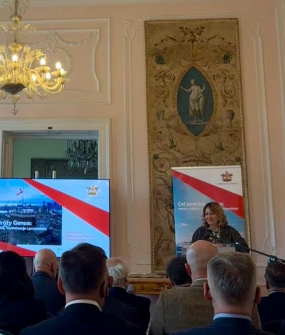Italy in Poland tweet media