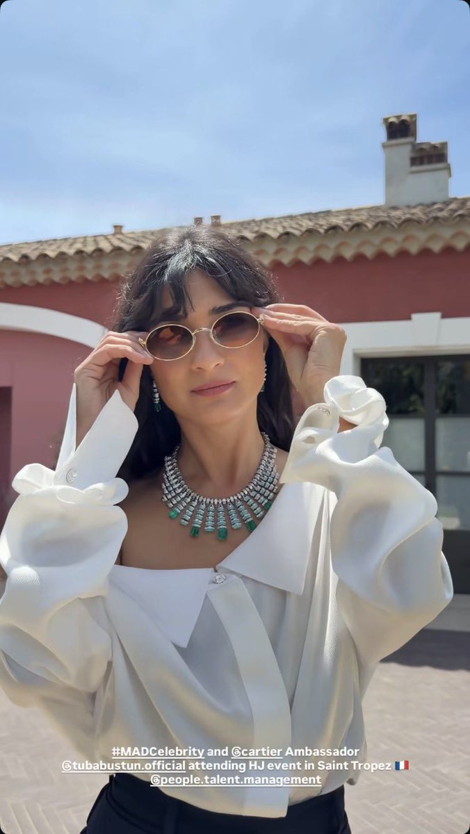 HSEYNBURKAYDNM1's tweet photo. Cartier yeni marka elçisi Tûba Büyüküstün Saint Tropez'de. ✨❤️
#TubaBüyüküstün  ✨❤️

Cartier's new brand ambassador, Tuba Büyüküstün, is in Saint Tropez. ✨❤️
#TubaBüyüküstün   ✨❤️ https://t.co/B2viZHQpDA