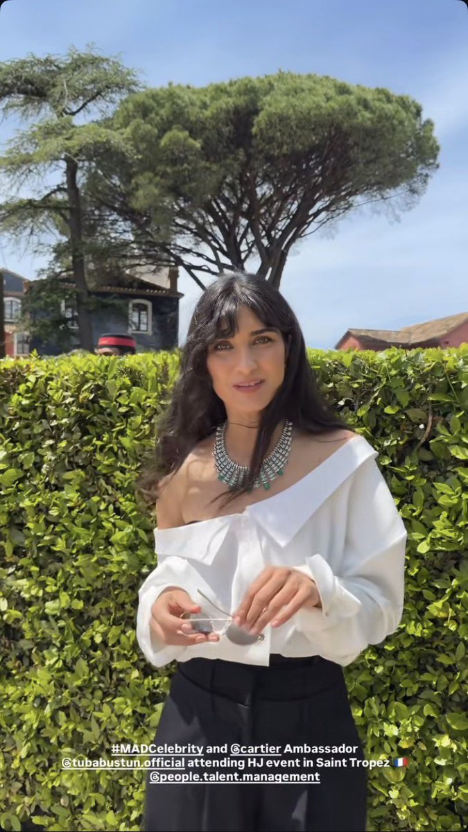 HSEYNBURKAYDNM1's tweet photo. Cartier yeni marka elçisi Tûba Büyüküstün Saint Tropez'de. ✨❤️
#TubaBüyüküstün  ✨❤️

Cartier's new brand ambassador, Tuba Büyüküstün, is in Saint Tropez. ✨❤️
#TubaBüyüküstün   ✨❤️ https://t.co/B2viZHQpDA