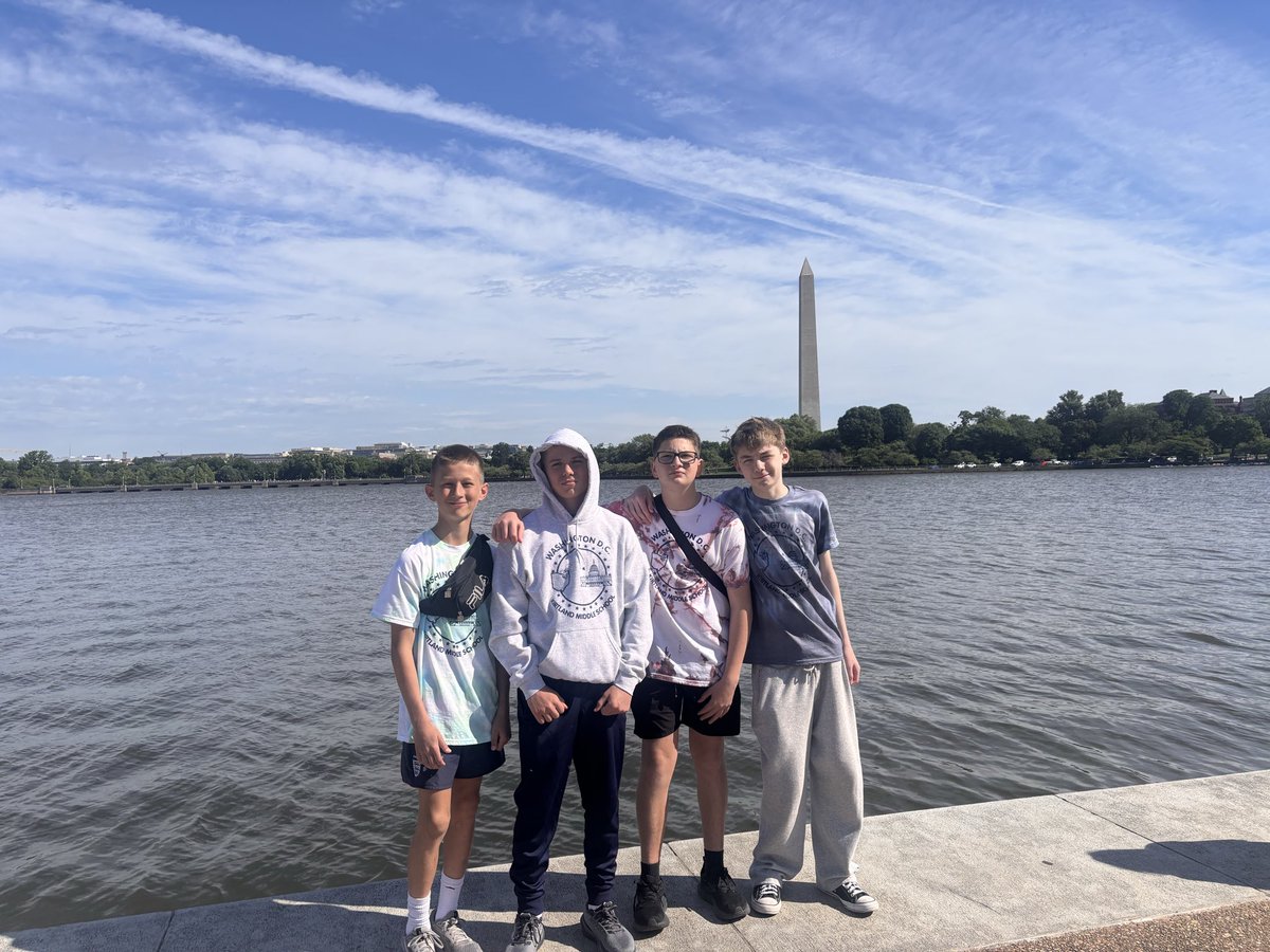 miss_hedger's tweet photo. A quick stop at the Jefferson Memorial! #hornetpride https://t.co/iezkAoTP8p