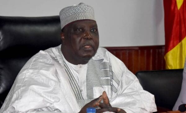 237online's tweet photo. Décès du Colonel Kalkaba Malboum, pilier du sport camerounais et africain: Le Colonel Hamad Kalkaba Malboum est mort ce mercredi. Il avait 75 ans. Président du Comité National Olympique et Sportif du #Cameroun depuis 2001,… https://t.co/1it531ZovB #Sport #Carnetnoir #CASOL https://t.co/yRtTCOBbqB