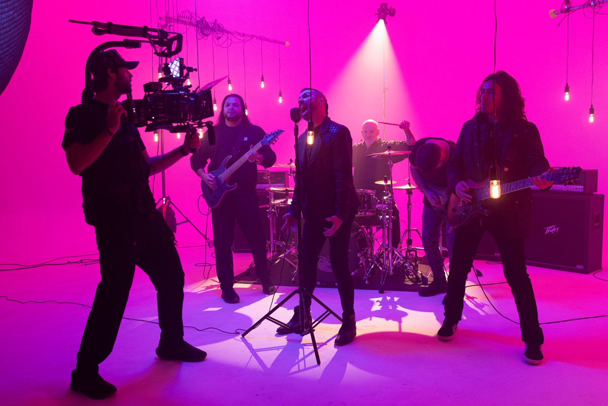 Periphery tweet media