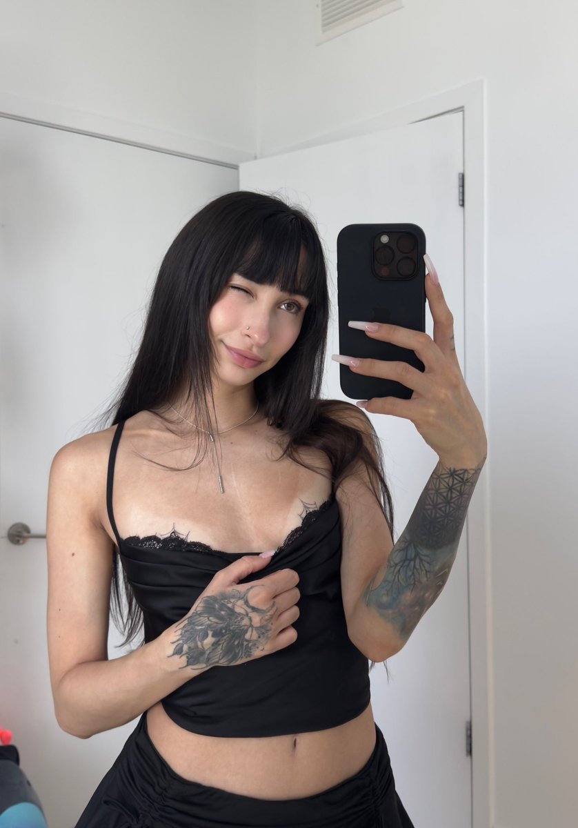 Aria Croft tweet media