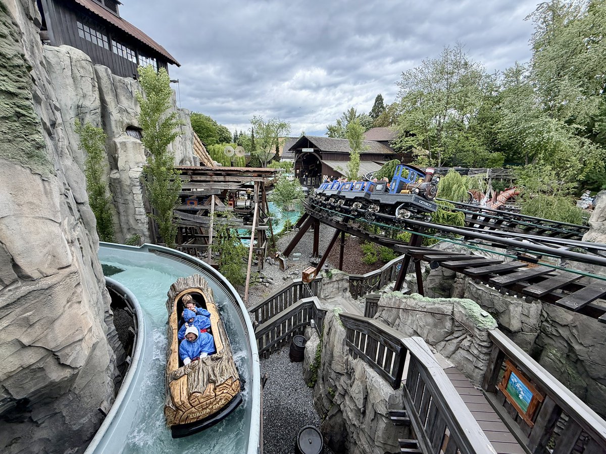 Attractions 360° tweet media