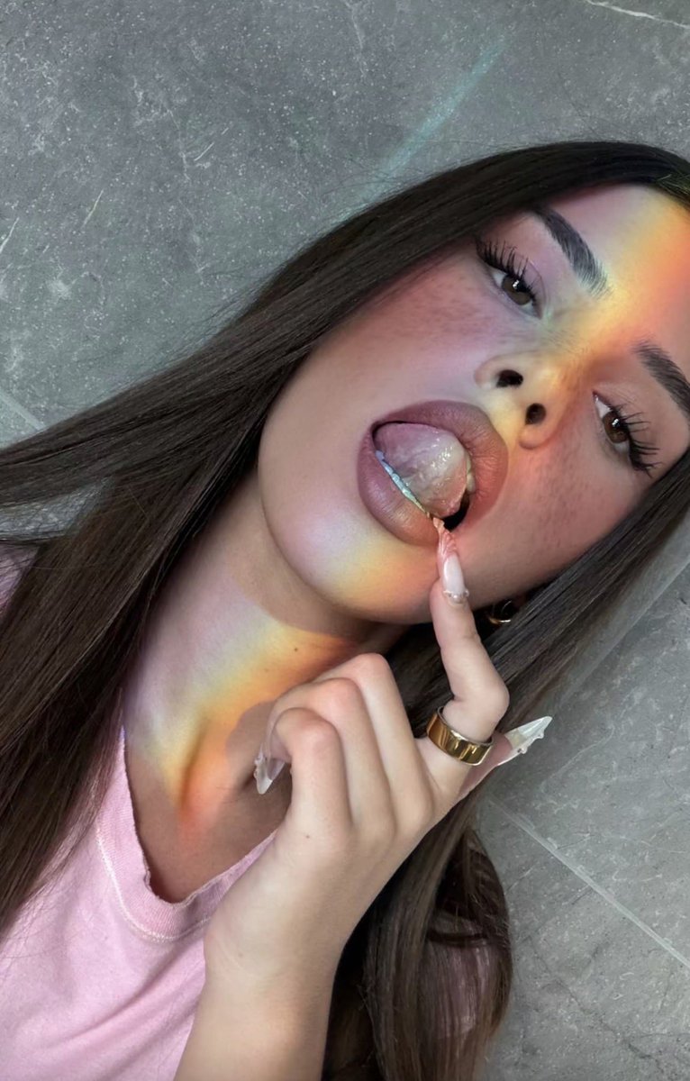 CelebLover93_'s tweet photo. Leah Halton is Goonfuel 😵‍💫😵‍💫😵‍💫😵‍💫 https://t.co/ylnLPAX9mZ