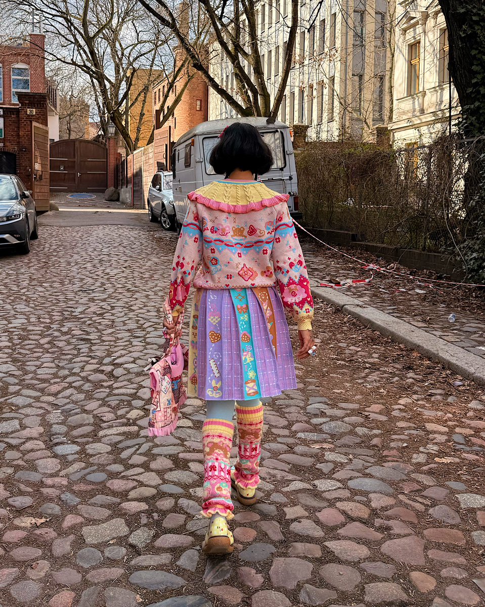 so_lazo's tweet photo. someone has to put some color in this city!!😤🩵💖💛💜 https://t.co/onYguFoFjd