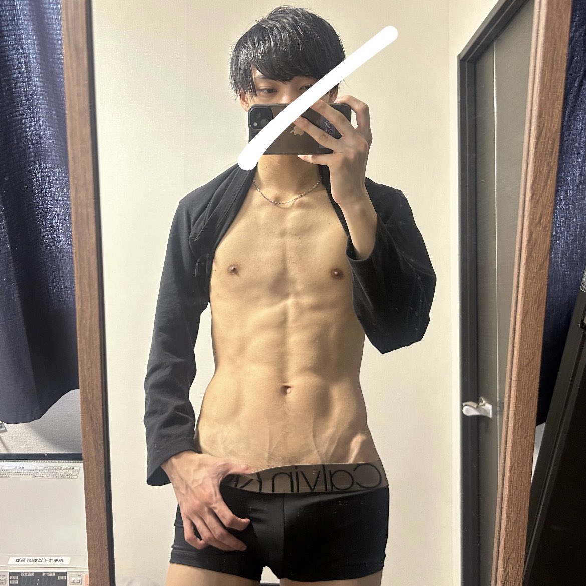 gokigentakeru's tweet photo. 第24回レコード大賞は細川たかし『北酒場』。司会は高橋圭三・児玉清さん・竹下景子さん。視聴率は31.3%。三菱自動車工業からスタリオンがプレゼント。1982年にリリースされた18枚目のシングル。3分44秒。週間3位、年間5位。軽快な歌謡曲・J-POP風の楽曲。 https://t.co/kH6ISagQ8T