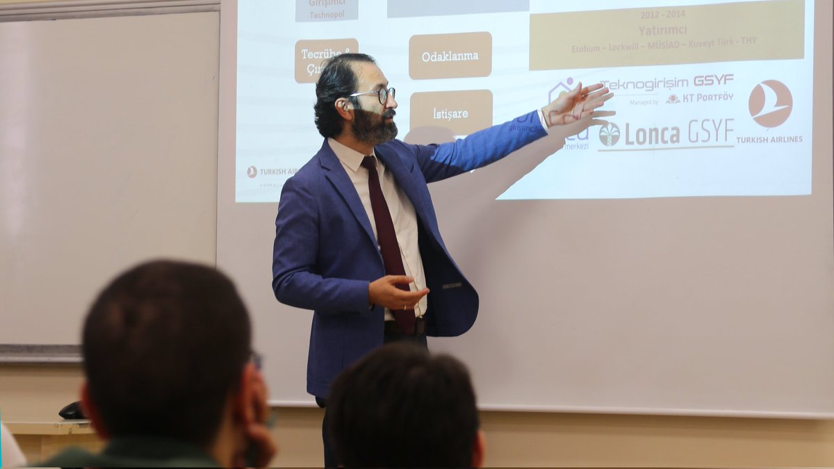 ens_bkkr's tweet photo. Boğaziçi Üniversitesi'nde @iyiliginmucidi  olarak düzenlediğimiz "Bugünden Yarını Tasarlamak" başlıklı programımızı tamamladık.
Davetimize icabet ederek bizlerle bir araya gelen tecrübeleri ve vizyonuyla ufkumuzu açan kıymetli Lokman Ökten ağabeyimize yürekten teşekkür ediyoruz. https://t.co/IUTm4VRoRk