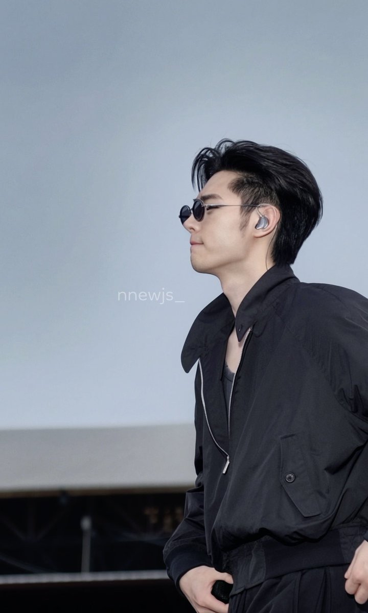 hi hoonie 🎧 tweet media