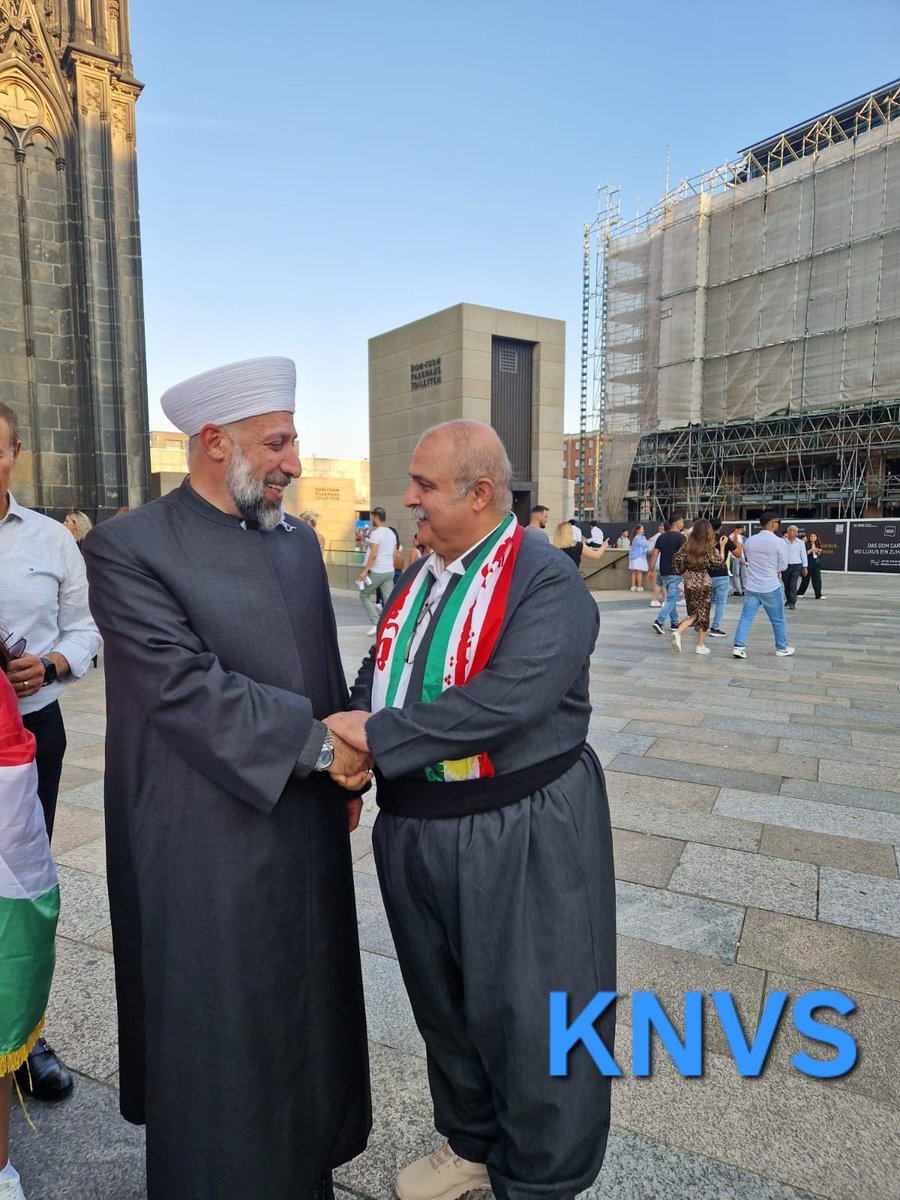afshar_aghdasi's tweet photo. بە پێی سەرچاوە میدیاییەکان شێخ مورشید خەزنەوی کەسایەتی دیاری ئایینی‌و نەتەوەیی کورد لە ڕۆژئاوای کوردستان، لەلایەن شانشینی عەرەبی ئوردنەوە دەستگیرکراوە دەبێت هەموو کوردێکی نیشتمانپەروەر هەڵوێستی هەبێت.
#کورد_و_کوردستان 
🆔:https://t.co/P2UovG0Z1P
@kurdkurdistan https://t.co/wGINMpKpgu