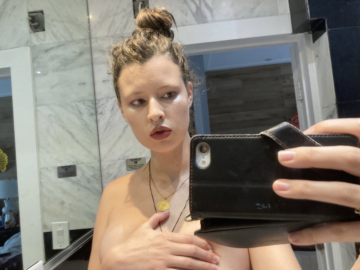 Angela August - XBIZ MIAMI tweet media