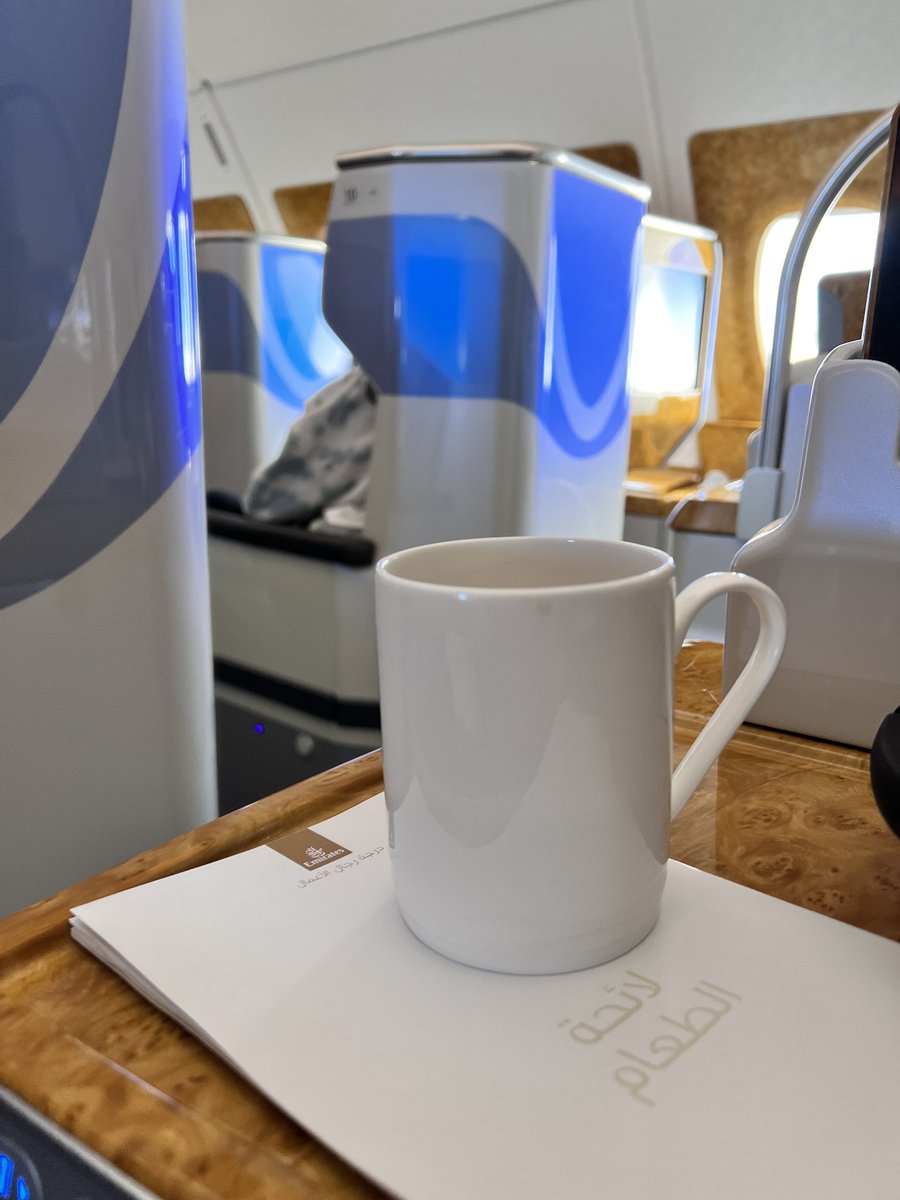 OthmanMiles's tweet photo. طيران الإماراتية + طائرة A380 + لاونج جوي+ ترقية بـ ٢٧٠٠ ريال!!!

هل لك سر عند الله؟ @MajedAlFahad https://t.co/s5rbnaTgpa