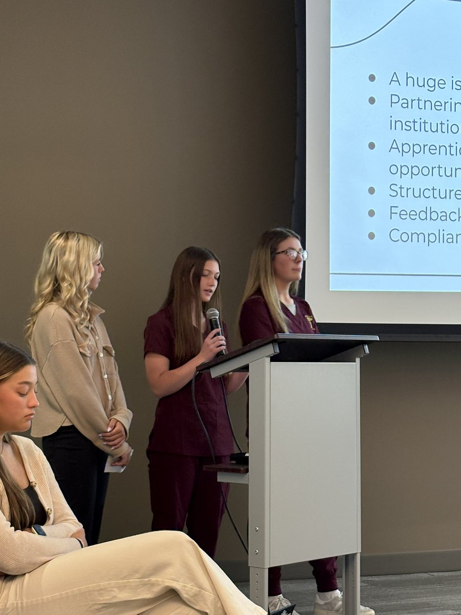 JimtownHigh's tweet photo. We had 4 teams present to Beacon Health as part of their EPIC (Employer Provided Innovation Challenges) experience.  They work hard to put their presentations together and did an amazing job. #JimmiePRIDE https://t.co/NcDqWzcjg6