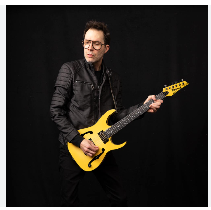 Guitarbizon tweet media