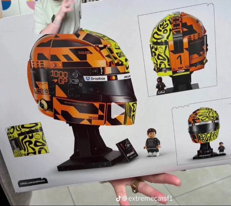 GETlTWRONG's tweet photo. if u build the papaya part of both helmets together u have a full mclaren helmet #matching #bestfriends #matchinghelmets https://t.co/2iUusNUTTT