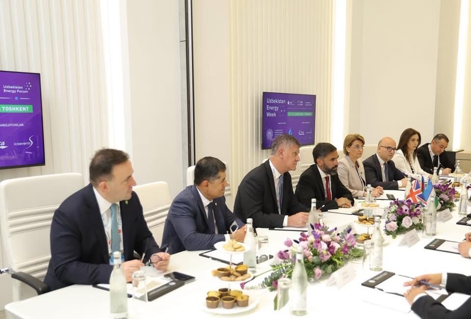 BAslanbayli's tweet photo. As part of the “Oil and Gas of Uzbekistan” International Exhibition and Conference, SOCAR and bp held joint meetings with Jurabek Mirzamakhmudov, Minister of Energy of the Republic of Uzbekistan, and Sanginov Abdugani, Chairman of the Board of Uzbekneftegaz. https://t.co/jl0yLMsGK2