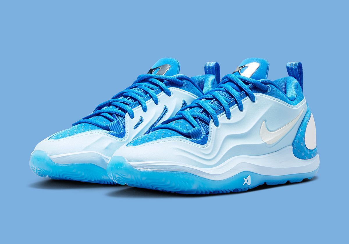 JustFreshKicks tweet media