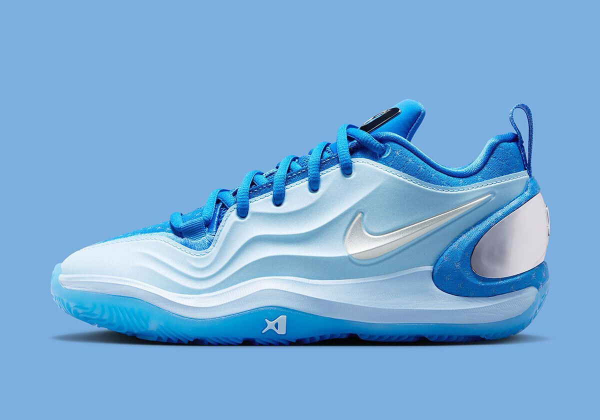 JustFreshKicks tweet media