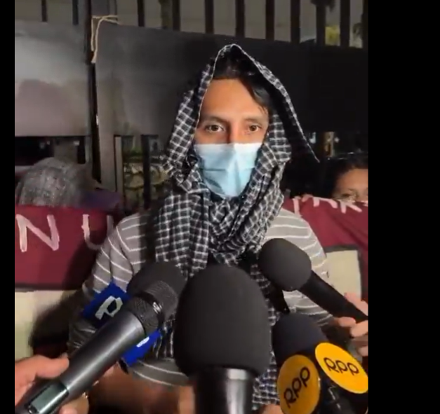DanteBobadilla's tweet photo. El típico terruco de San Marcos. Cobarde escondido detrás de una máscara y una capucha. Siempre fueron una minoría revoltosa despreciada por los demás universitarios de verdad, los que realmente van a estudiar y no a hacer politiquería zurda. https://t.co/PH5ZdNKswm