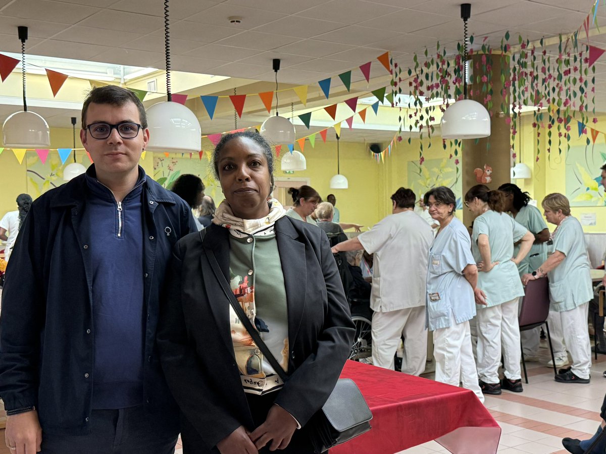 RemiMarchand's tweet photo. Bravo aux résidents et aux agents de l’EHPAD Joliot-Curie au Mans pour cette belle fête des voisins.
Content d’y avoir retrouvé ma collègue Fatiha Dubois dans une très bonne ambiance
Merci à tous pour votre accueil chaleureux ! 😊
#LeMans #OfCourseLeMans #EHPAD #Fetedesvoisins https://t.co/eoHTWObvHe