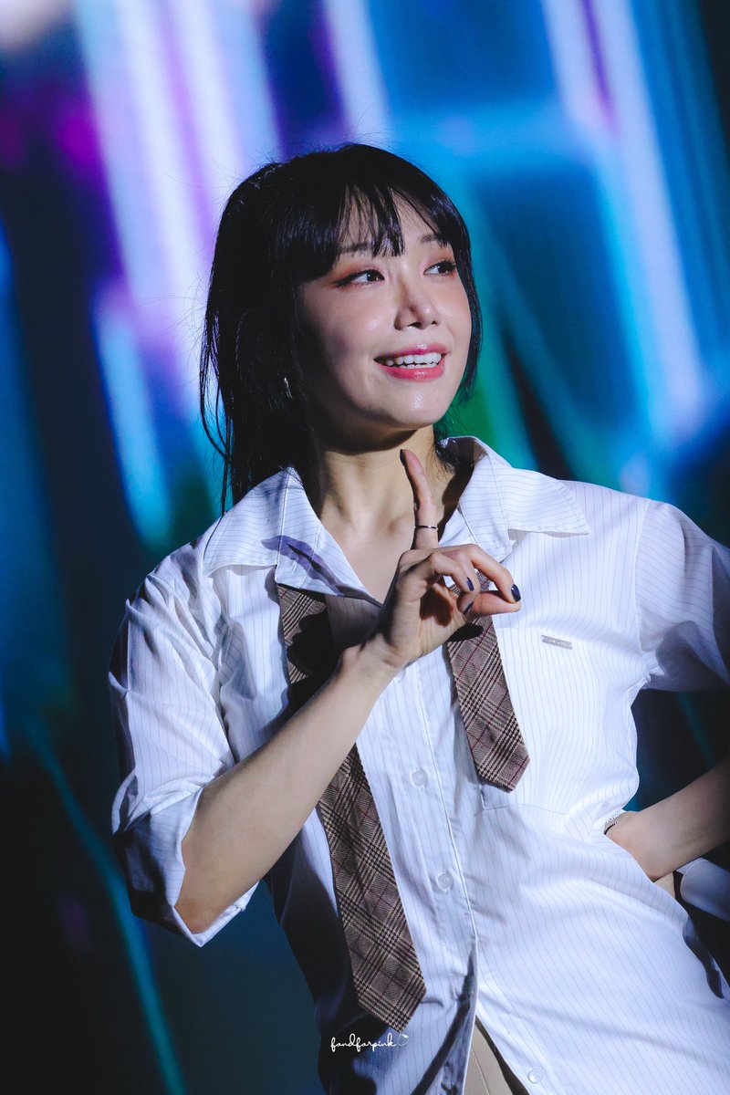fondforpink's tweet photo. 260510 manila

@Apinkjej
#에이핑크 #apink #theorigin_apink
#정은지 #jeongeunji https://t.co/AyAwskmIWT