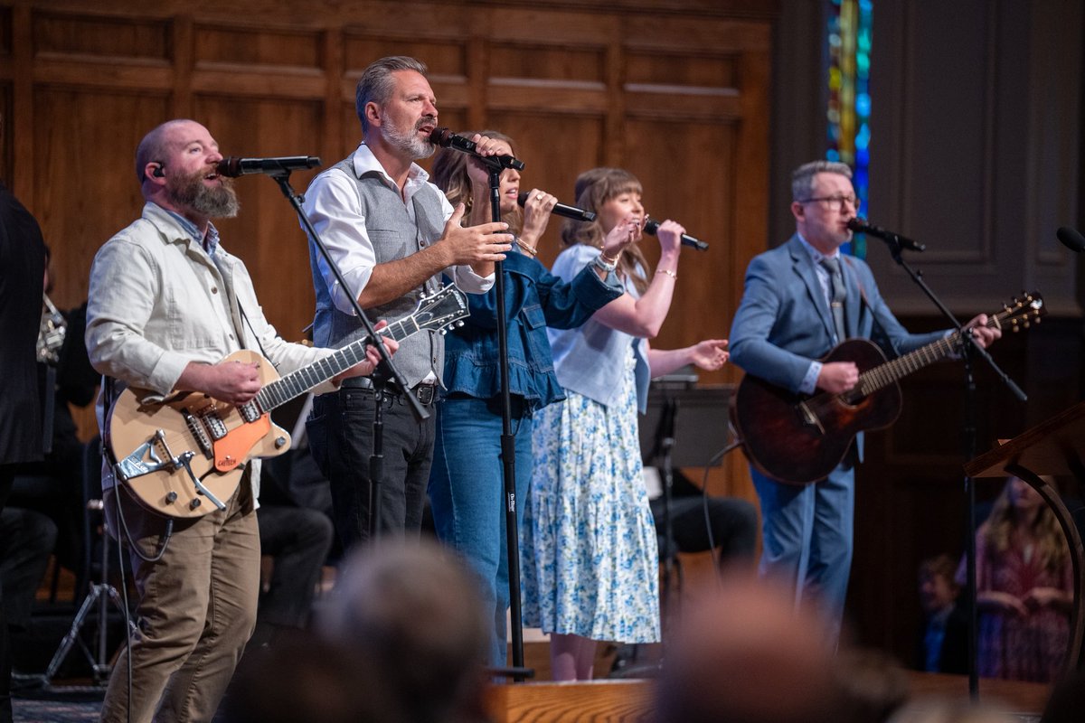 ApostlesATL's tweet photo. We are still praising God for an incredible Sunday as we thanked Dr. Michael Youssef for 39 years of pastoral ministry, welcomed Dr. Jonathan Youssef as our new Senior Pastor and celebrated the incredible mothers in our lives.

As we enter this new season at Apostles, may we continue to hold fast to prayer just as we have from the very beginning.

Join us tonight for Midweek Prayer in the chapel as we seek the Lord together on behalf of our lives, our church, and our world.

🍴Dinner at 5:00 p.m. in Commons
🙌 Worship & prayer at 6:15 p.m. in Chapel