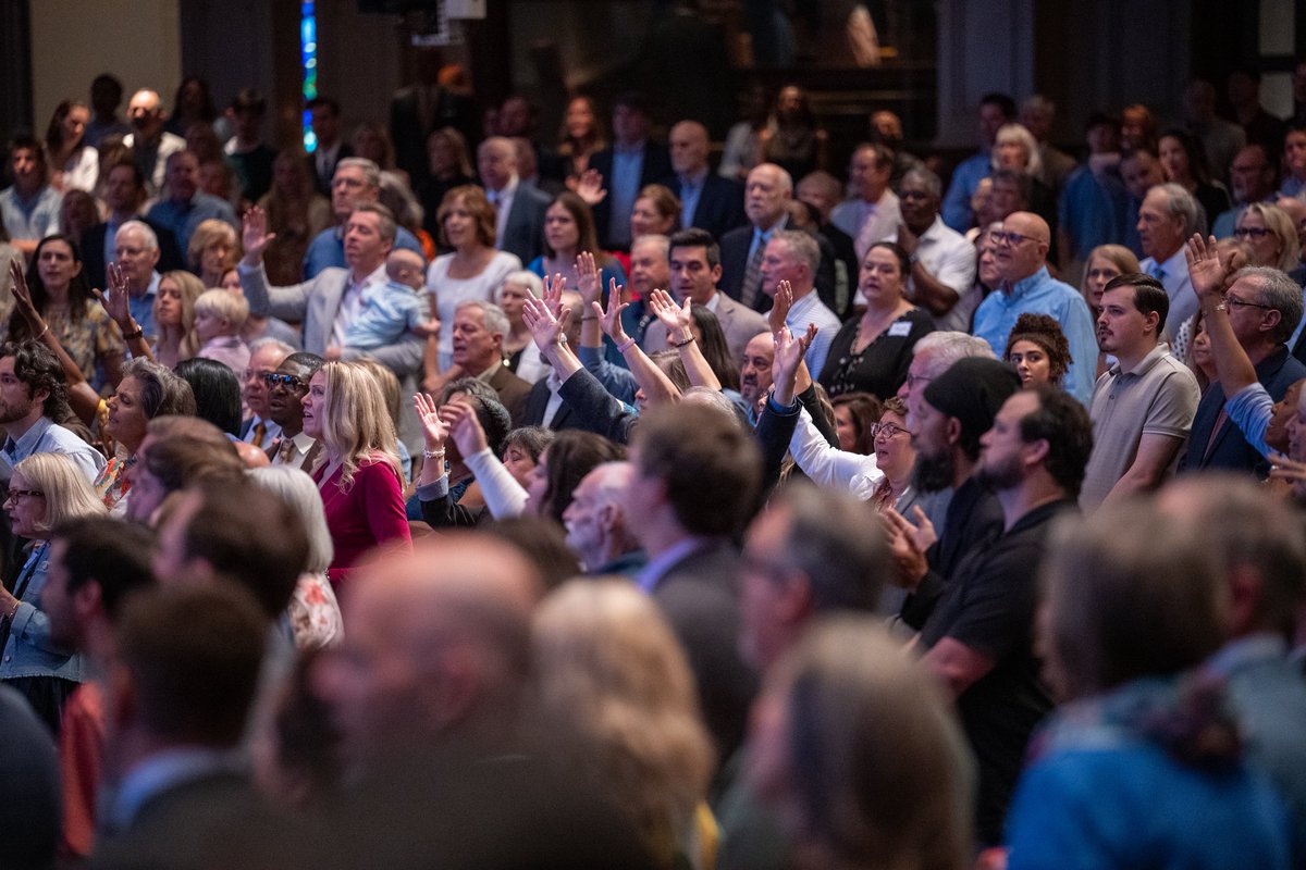 ApostlesATL's tweet photo. We are still praising God for an incredible Sunday as we thanked Dr. Michael Youssef for 39 years of pastoral ministry, welcomed Dr. Jonathan Youssef as our new Senior Pastor and celebrated the incredible mothers in our lives.

As we enter this new season at Apostles, may we continue to hold fast to prayer just as we have from the very beginning.

Join us tonight for Midweek Prayer in the chapel as we seek the Lord together on behalf of our lives, our church, and our world.

🍴Dinner at 5:00 p.m. in Commons
🙌 Worship & prayer at 6:15 p.m. in Chapel