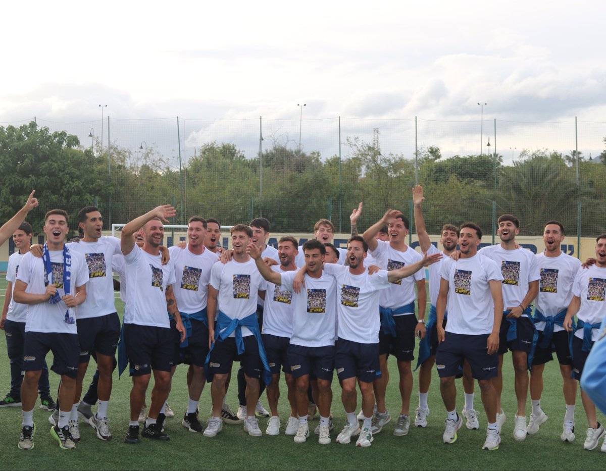 AlvaroMoro2's tweet photo. CAMPEONES Y ASCENSO A 2RFEF ✅
GRACIAS @cpmlaslagunas 💙🤍 https://t.co/igw7cBTVOB