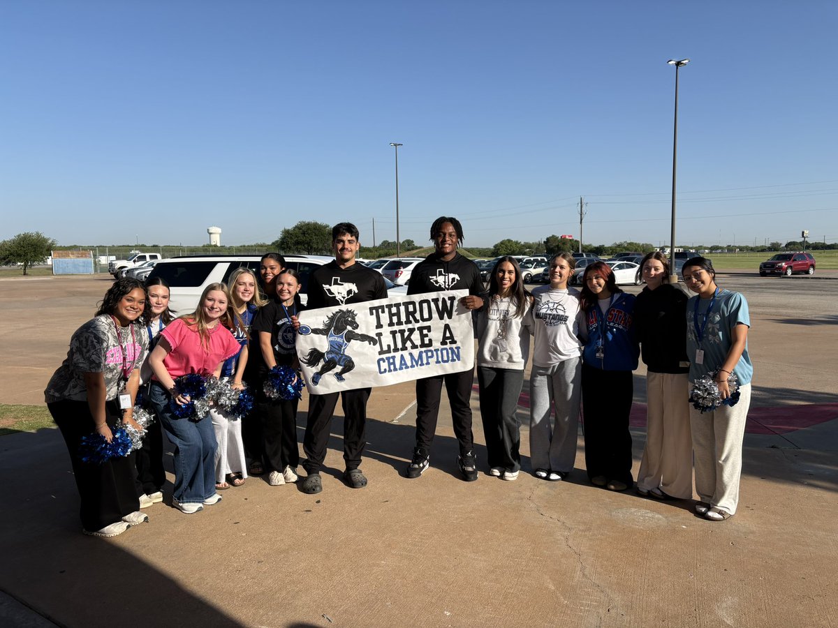 CoachLev2's tweet photo. The boys just hit the road to Austin with the opportunity to compete against some of the best athletes across the state of Texas! 

#OneHERD 
#CityViewTexas 

@CVMustangsFB 
@CoachNConway 
@SabinoGomez14
@JaydenBradford_ 
@BlaineHill2026 https://t.co/iUYajWE9I6