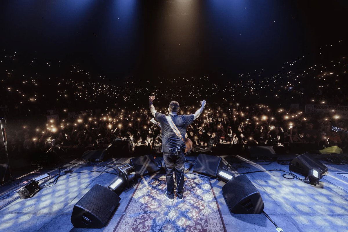 Staind tweet media