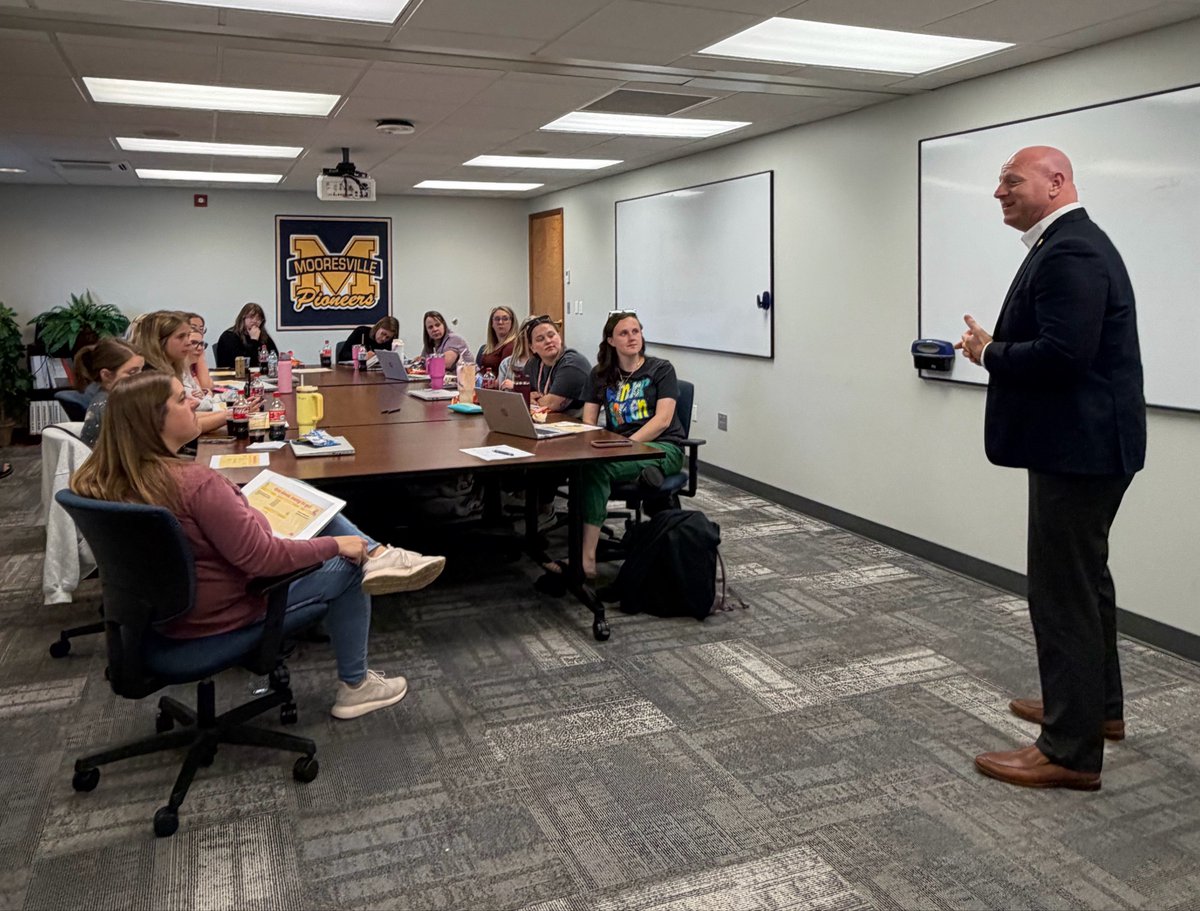 MsvlCIA's tweet photo. This has been a fantastic year for New Teacher Academy! It warmed my heart to hear all of the positive reflections shared at our last meeting. We have such great people working with our students each day! @MrsvlPioneers https://t.co/znoD53ZKbS