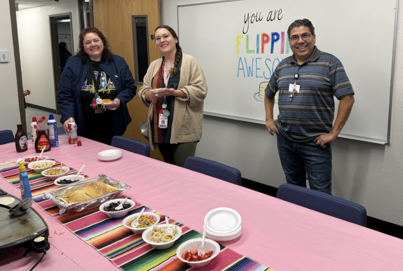LDZEagles's tweet photo. 🥞🍎 Last week we flipped pancakes for some pretty amazing teachers. Just a small thank you for everything they do! https://t.co/t9nqVePoox