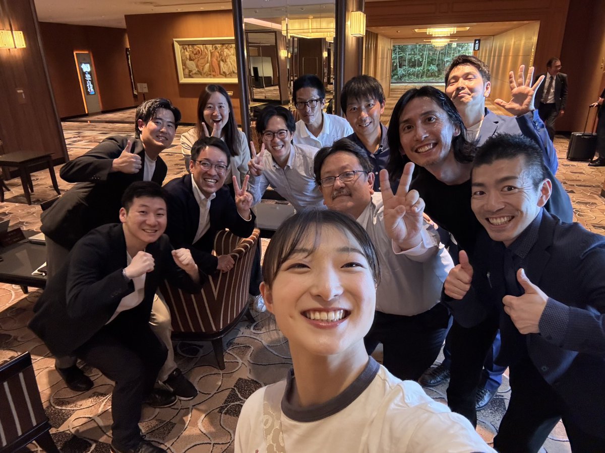 kai__uchida's tweet photo. 引退会見は笑顔と気配りに満ちたものでした。
「手紙」を大切にしてきた坂本さんらしく、メッセージカードも配られました。
本当におつかれさまでした。
（写真はご本人から許可をもらい載せています）

坂本花織、最終章は手紙とともに　「便箋に自筆」の真心を込めて舞う
https://t.co/mKybDHs2hk https://t.co/oqPsQnuixz