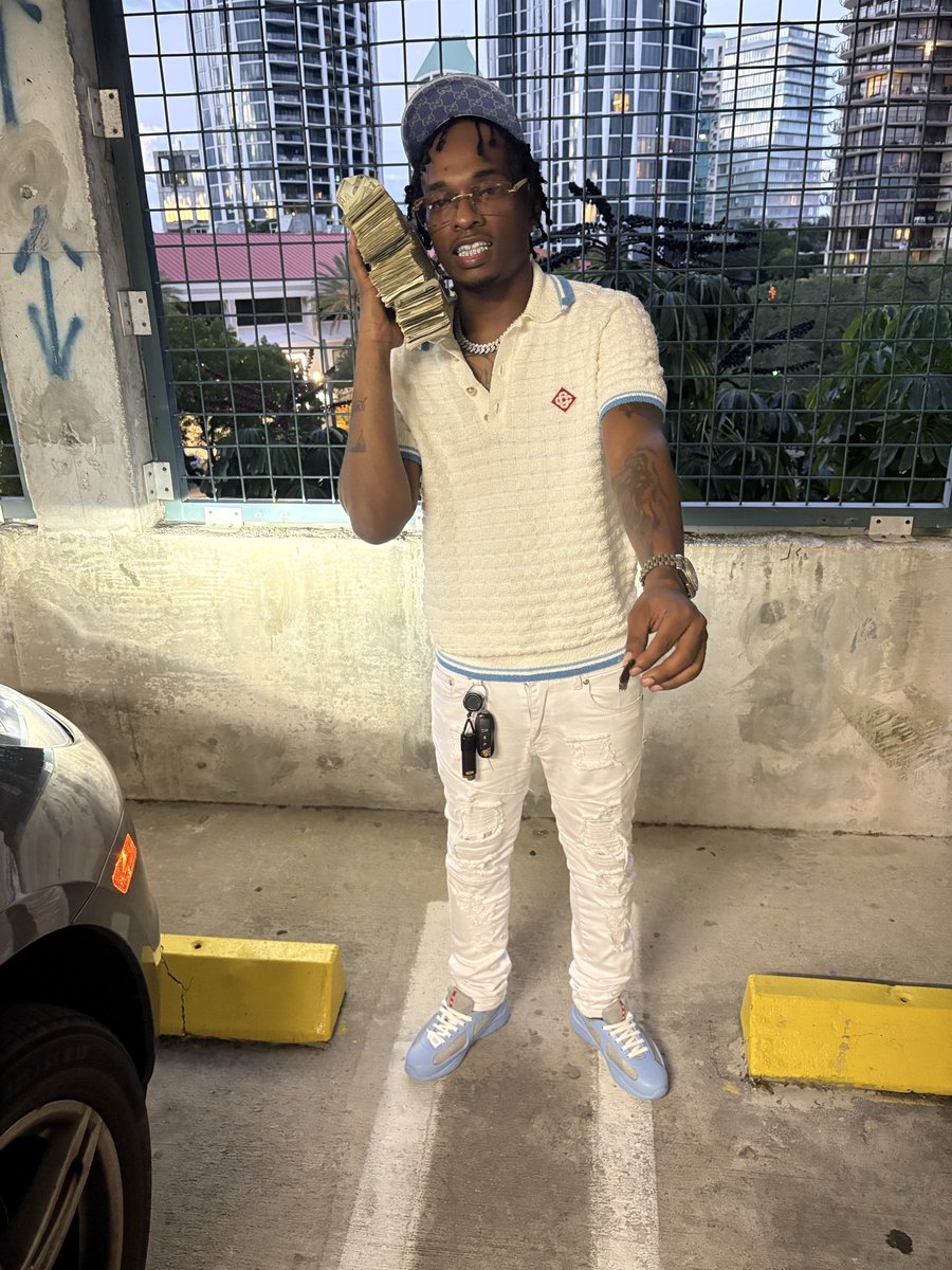 Marcusoff37th's tweet photo. Life’s good I’m just livin life 🥶🥶🤷🏾‍♂️💯
#youngNTurnt https://t.co/cMscSDroIY