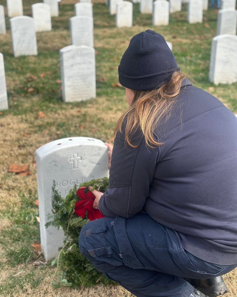Wreaths Across America tweet media
