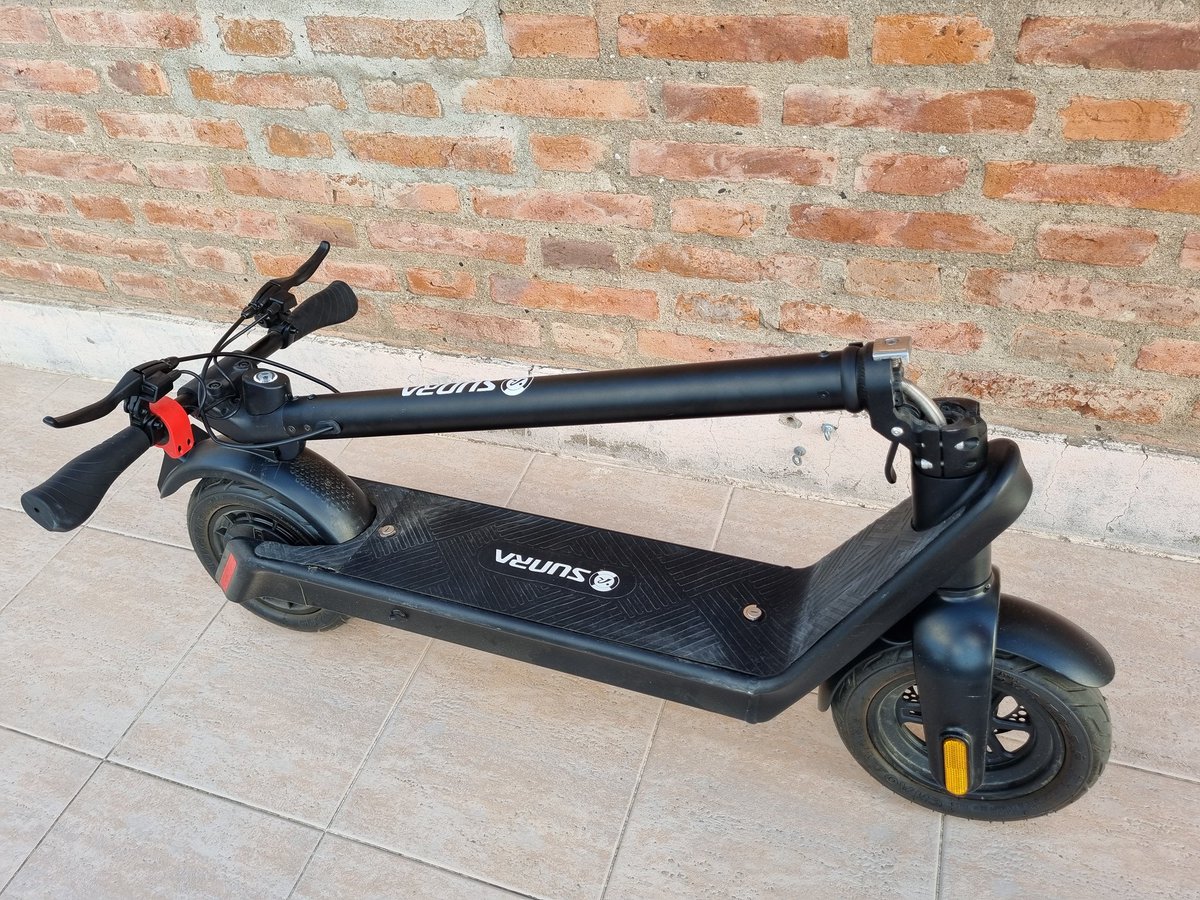 Bonoramari's tweet photo. Harto del pésimo servicio de colectivos en Bahía? VENDO MONOPATÍN ELÉCTRICO! Si no sos cagón como yo, te lo vendo, está impecable y llegas rápido a todos lados. SUNRA X9. https://t.co/h3RtnTd1U2