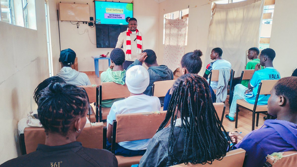 AmplifyhopeAfr's tweet photo. Today’s goal-setting training with out-of-school youths led by @Ceeloh was powerful and honest. Young people were challenged to believe in themselves, set clear goals, and see possibilities beyond their current situation. Small steps can still change lives. 💙 https://t.co/TKDYpKPlTt
